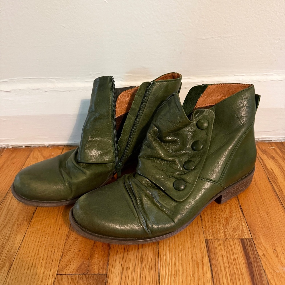 Miz Mooz women's Lowe green ankle boots size 9.5
